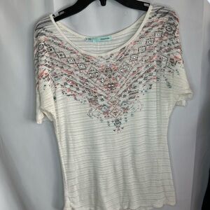 Maurices White and Pink Patterned Short Sleeve Top